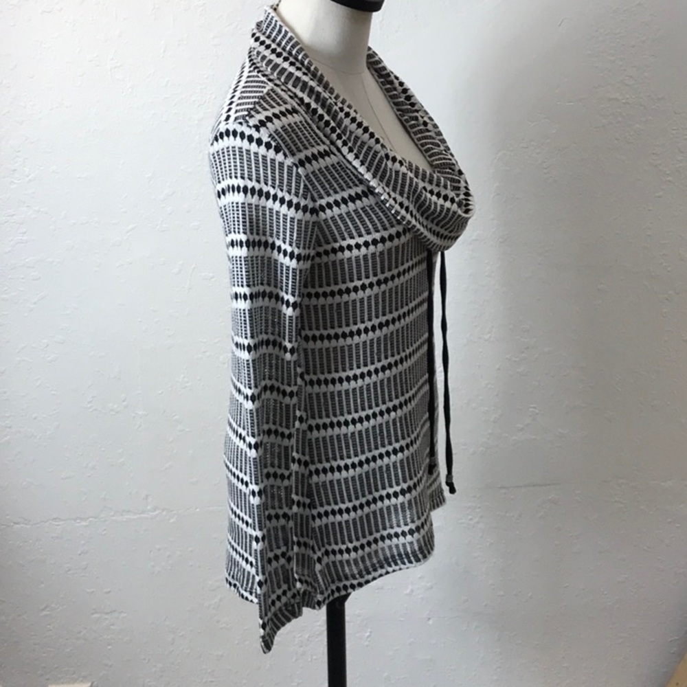 Cowl string top - Picture 2 of 3